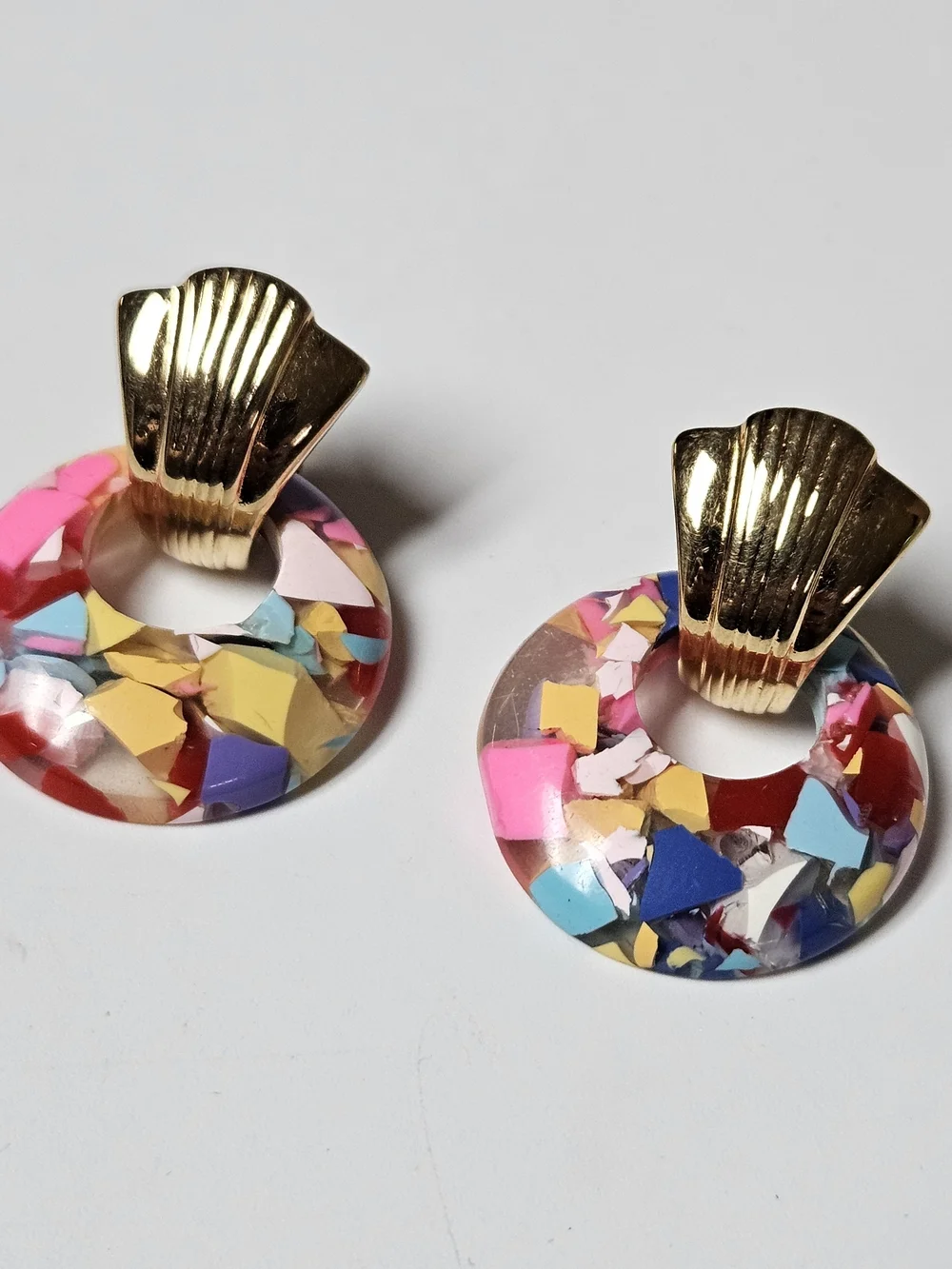 80s 90s KJL Kenneth J Lane Gold Multicolor Confetti Hoop Drop Earrings - Picture 1 of 10